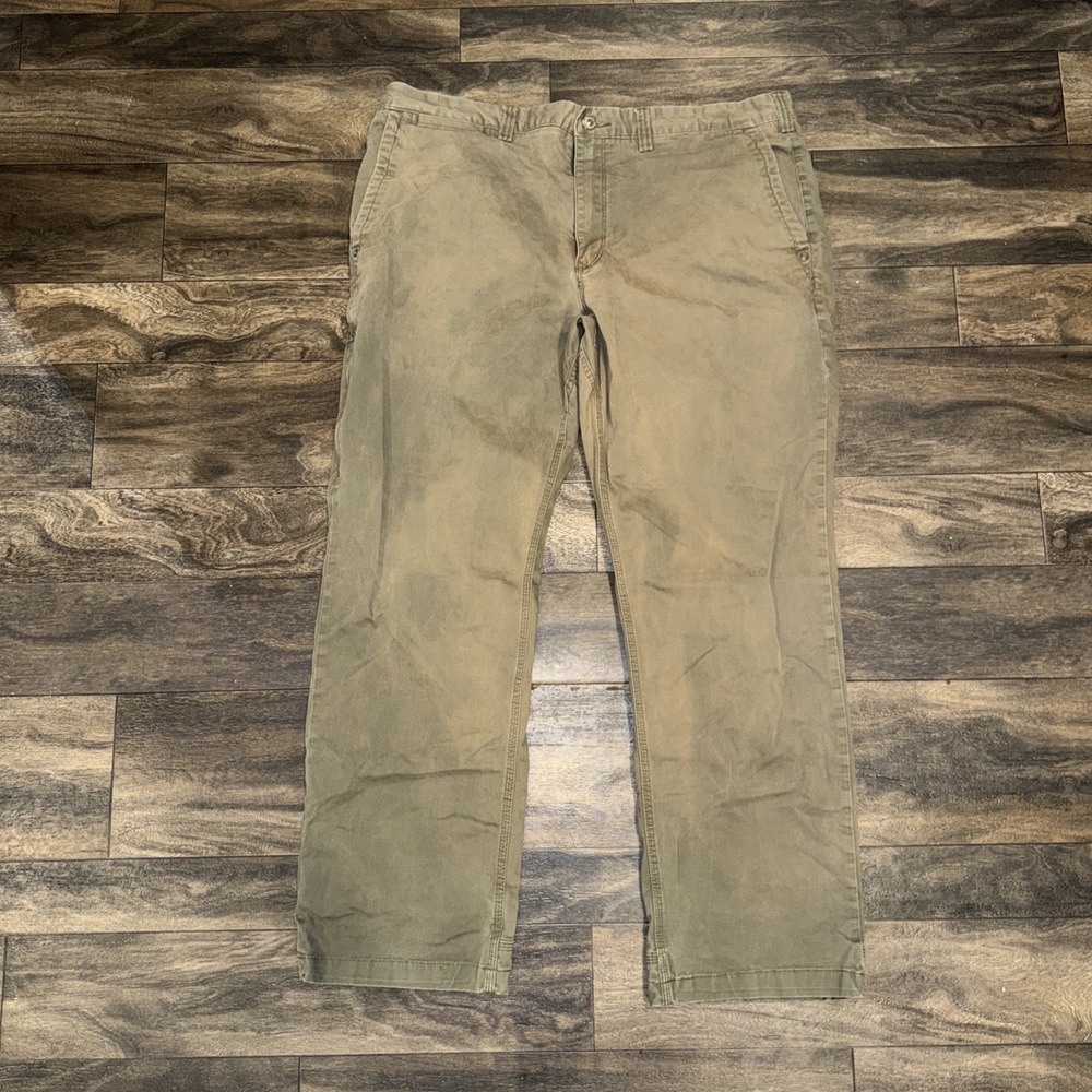 Duluth Trading Co Flex Ballroom Khakis Pants Men's Size 42x32 Straight-Leg Green